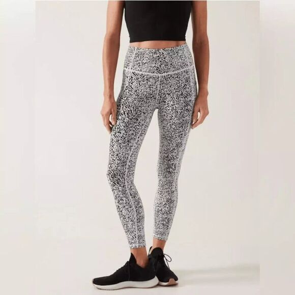 ATHLETA Ultimate Stash Textured 7/8 tight Black white Leggings LARGE - Picture 1 of 12